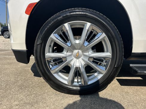 Used 2021 Chevrolet Tahoe High Country w/ Premium Package RWD image 12