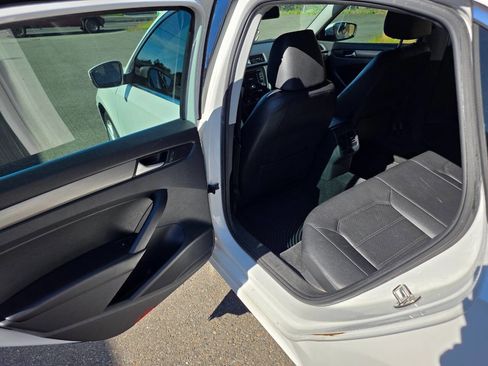 Used 2015 Volkswagen Passat TDI SE FWD image 14