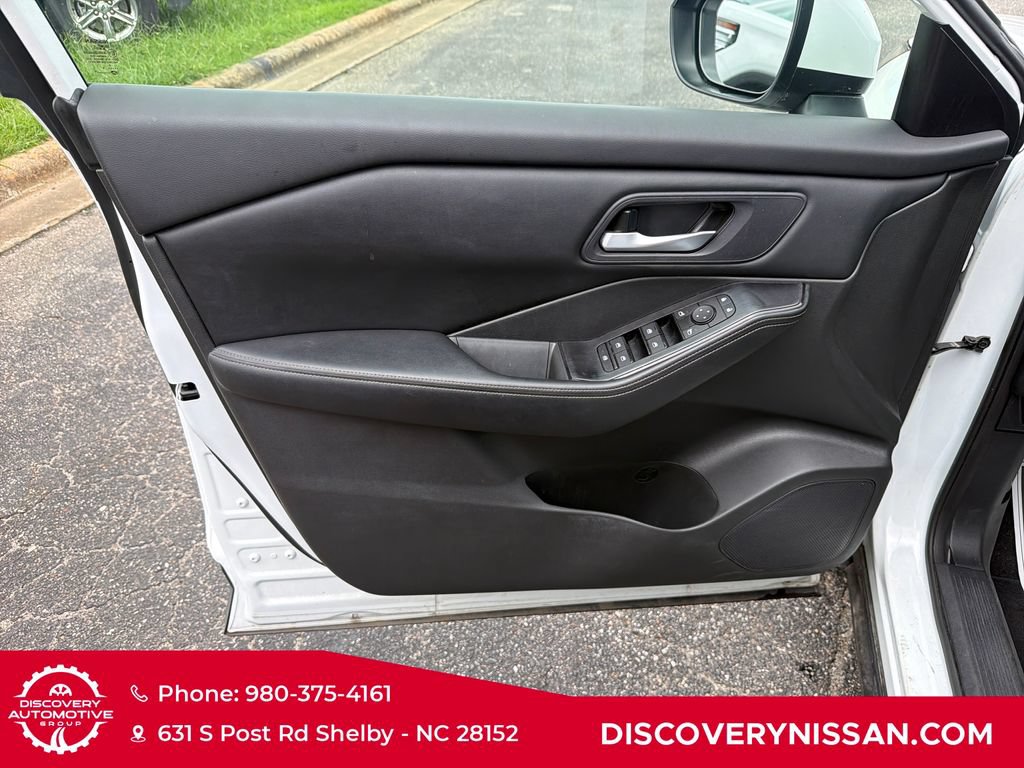 Certified 2024 Nissan Rogue SV FWD image 10