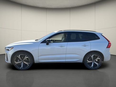 Used 2023 Volvo XC60 B5 Ultimate w/ Climate Package AWD/4WD image 4