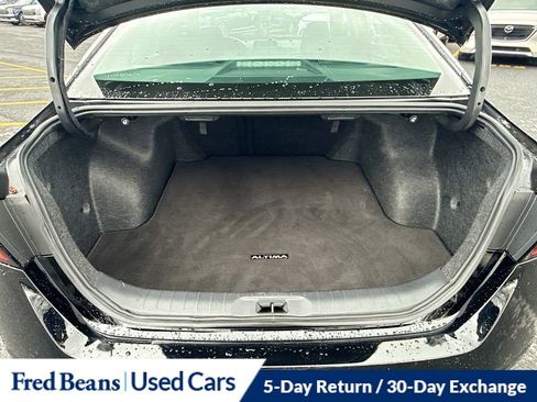 Used 2025 Nissan Altima 2.5 SV FWD image 26