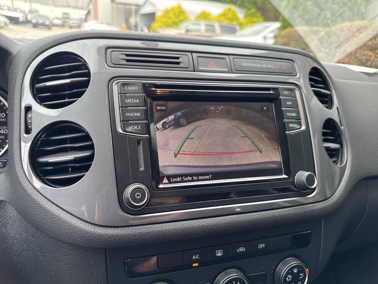 Used 2017 Volkswagen Tiguan S FWD image 20