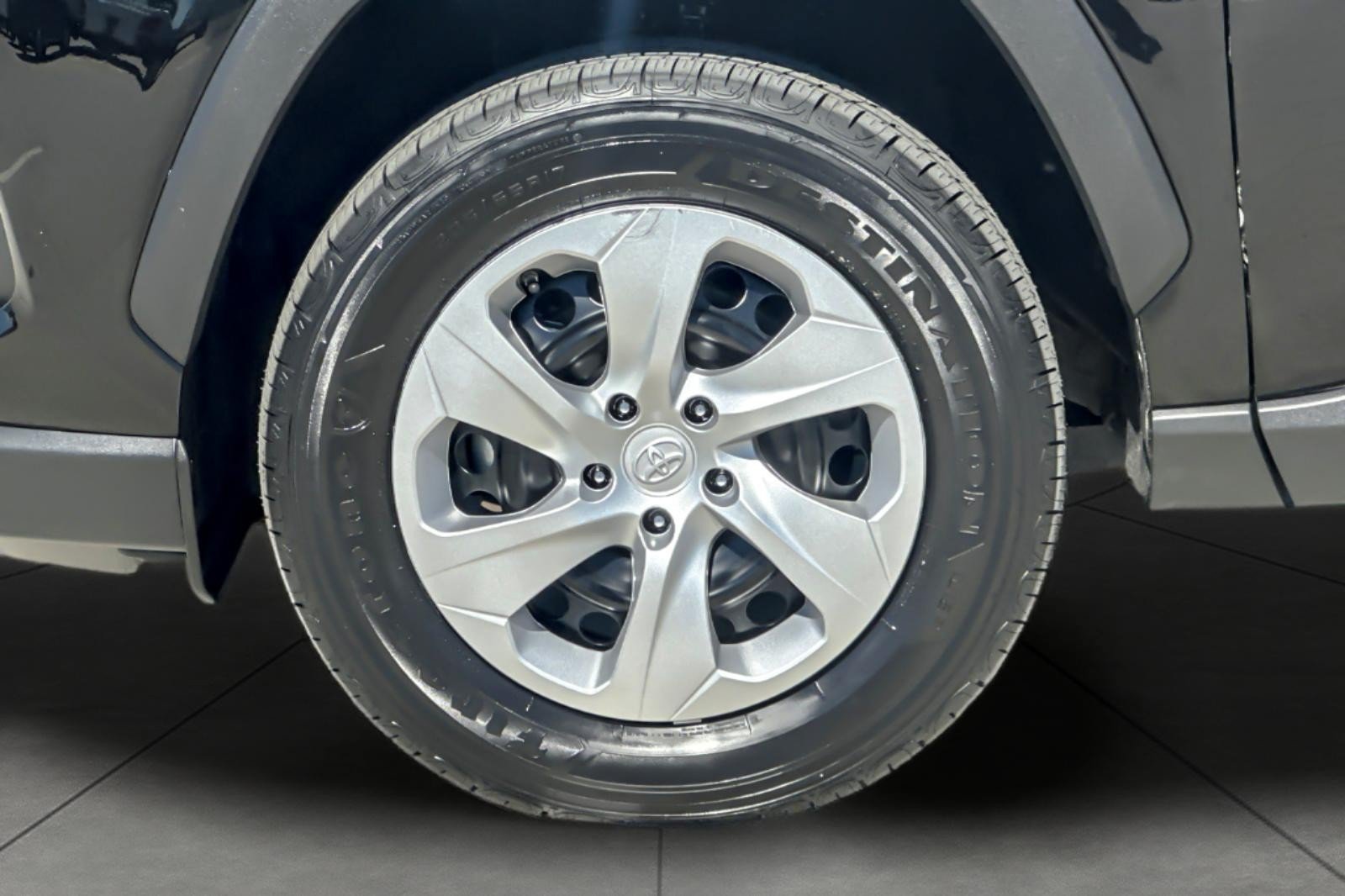 Certified 2025 Toyota RAV4 LE AWD/4WD image 24