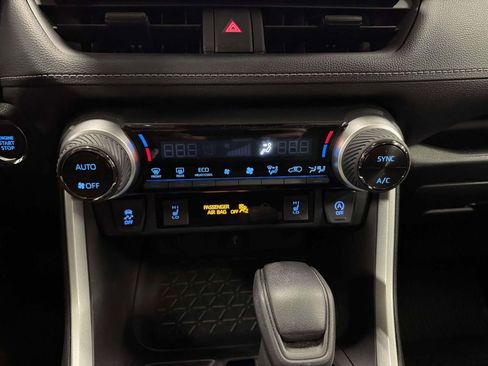 Used 2022 Toyota RAV4 XLE w/ Convenience Package image 29