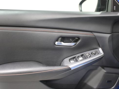 Used 2024 Nissan Sentra SR w/ SR Premium Package image 6