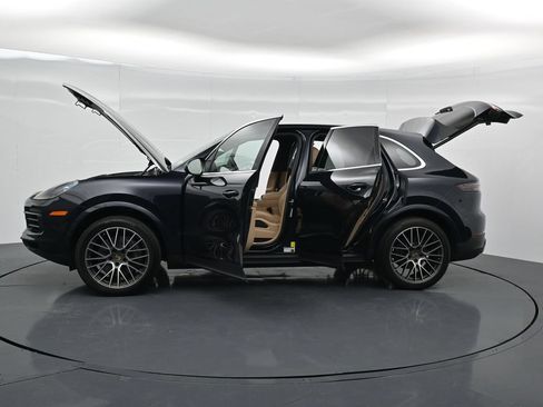 Certified 2023 Porsche Cayenne AWD/4WD image 21