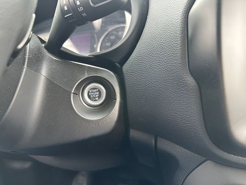 Used 2023 Jeep Renegade Latitude AWD/4WD image 20