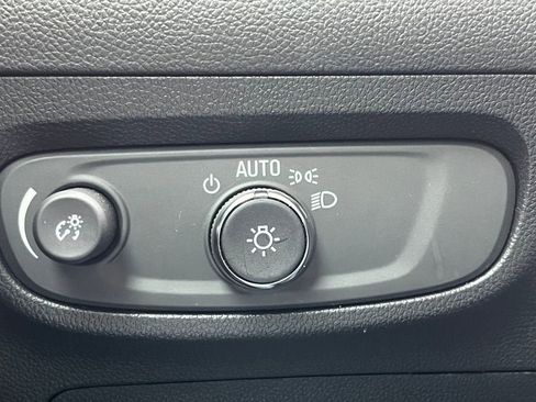 Used 2024 Buick Encore GX Sport Touring image 22