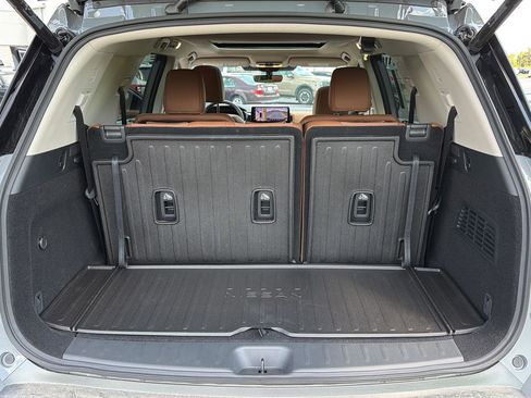New 2026 Nissan Pathfinder Platinum FWD image 35