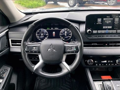 Used 2024 Mitsubishi Outlander SE AWD/4WD image 4