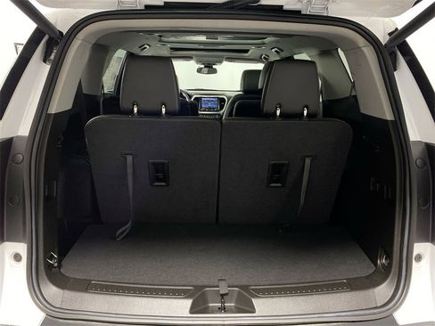 Certified 2023 GMC Acadia SLT w/ Preferred Package image 25