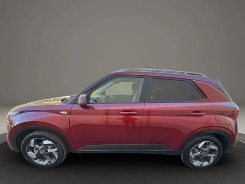 Used 2024 Hyundai Venue SEL image 8