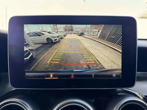 Used 2018 Mercedes-Benz GLC 300 4MATIC image 34