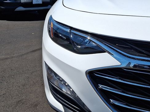 Used 2022 Chevrolet Malibu LT FWD image 9