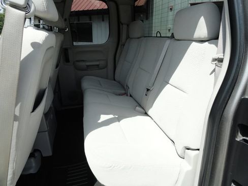 Used 2007 Chevrolet Silverado 1500 LT w/ 1LT Convenience Package RWD image 12