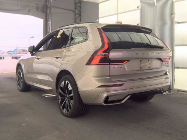 Used 2026 Volvo XC60 B5 Plus AWD/4WD image 4