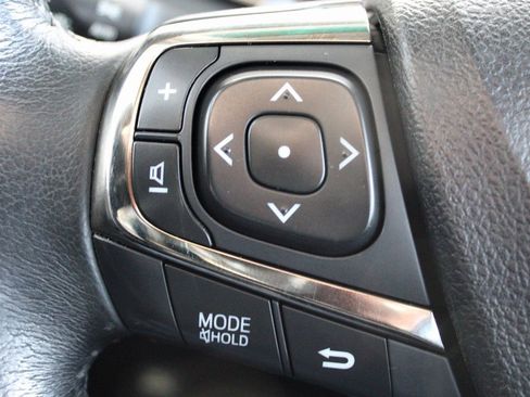 Used 2017 Toyota Avalon XLE image 29