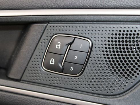 Used 2024 Ford Edge Titanium image 41