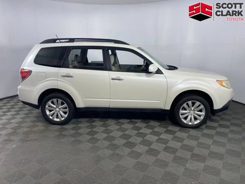 Used 2012 Subaru Forester 2.5X Limited AWD/4WD image 11