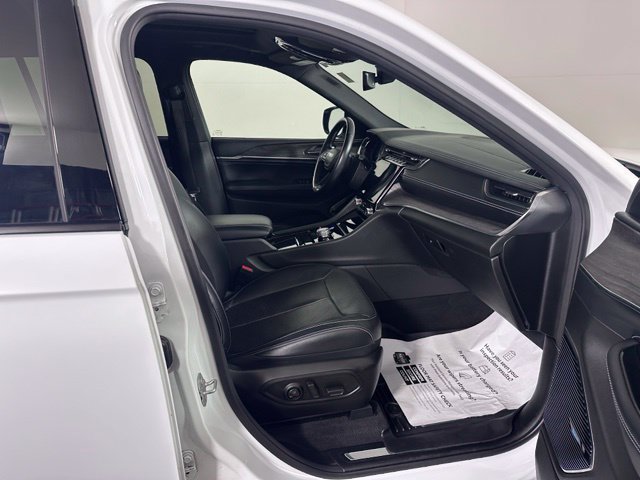Used 2022 Jeep Grand Cherokee Overland AWD/4WD image 10