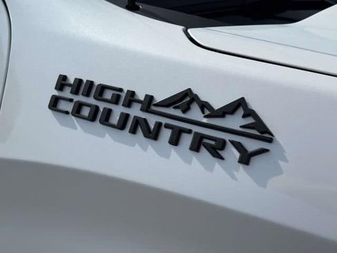 Certified 2023 Chevrolet Silverado 1500 High Country w/ Technology Package AWD/4WD image 8
