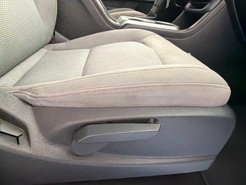 Used 2016 Chevrolet Colorado LT RWD image 28