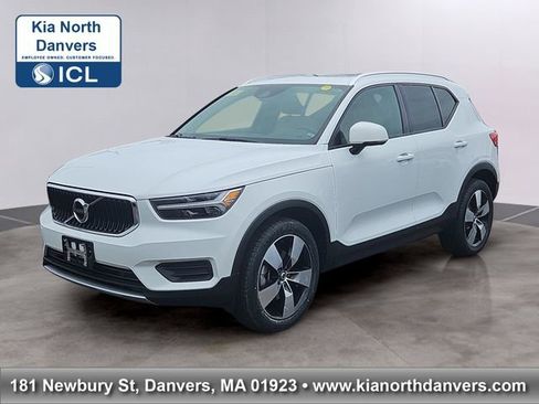 Used 2020 Volvo XC40 T5 Momentum w/ Protection Package Premier image 1
