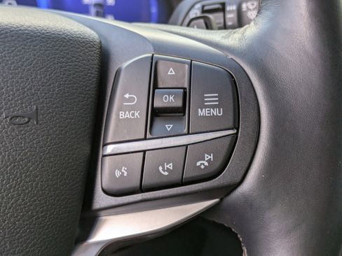 Used 2020 Ford Explorer Platinum w/ Premium Technology Package image 23