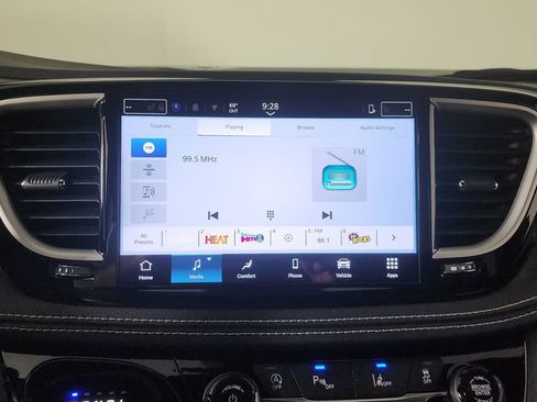 New 2026 Chrysler Pacifica Select image 22