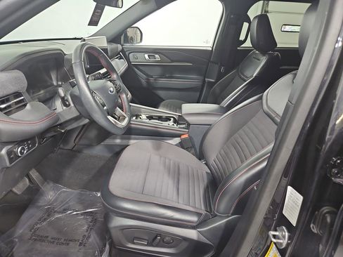 Used 2025 Ford Explorer ST-Line w/ ST-Line Street Pack AWD/4WD image 10