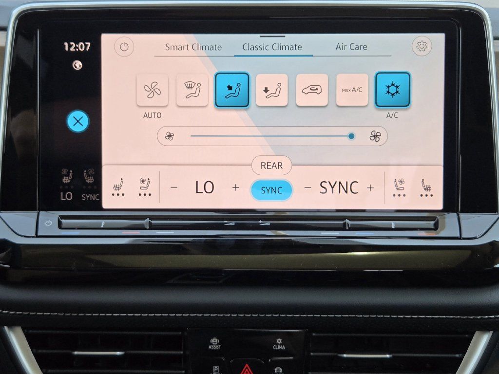 New 2026 Volkswagen Atlas SE FWD image 18