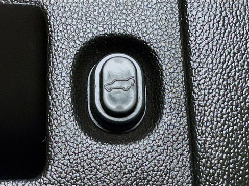 Used 2016 Chevrolet Tahoe LTZ image 32