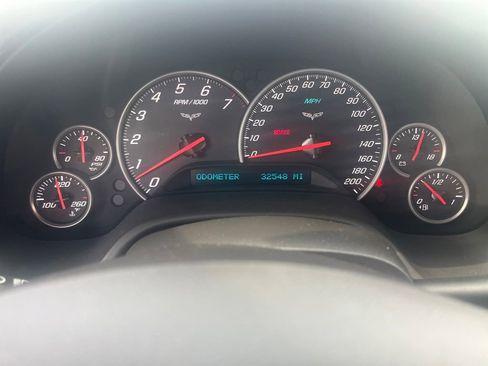 Used 2011 Chevrolet Corvette Grand Sport w/ Preferred Equipment Group RWD image 14