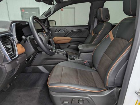 Used 2024 GMC Canyon AT4 w/ AT4 Premium Package image 4