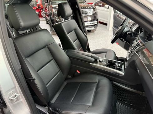 Used 2014 Mercedes-Benz E 350 4MATIC Sedan image 19