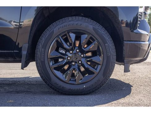 Used 2022 Chevrolet Silverado 1500 RST AWD/4WD image 9