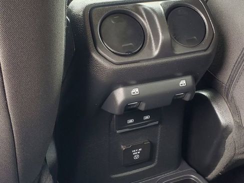 Used 2023 Jeep Gladiator Rubicon w/ LED Lighting Group AWD/4WD image 32