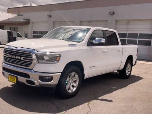 Used 2023 RAM 1500 Laramie AWD/4WD image 5