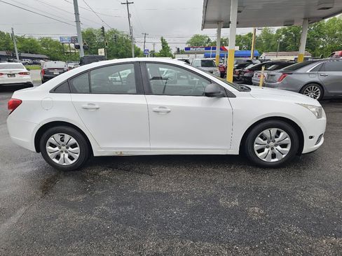 Used 2014 Chevrolet Cruze LS FWD image 15