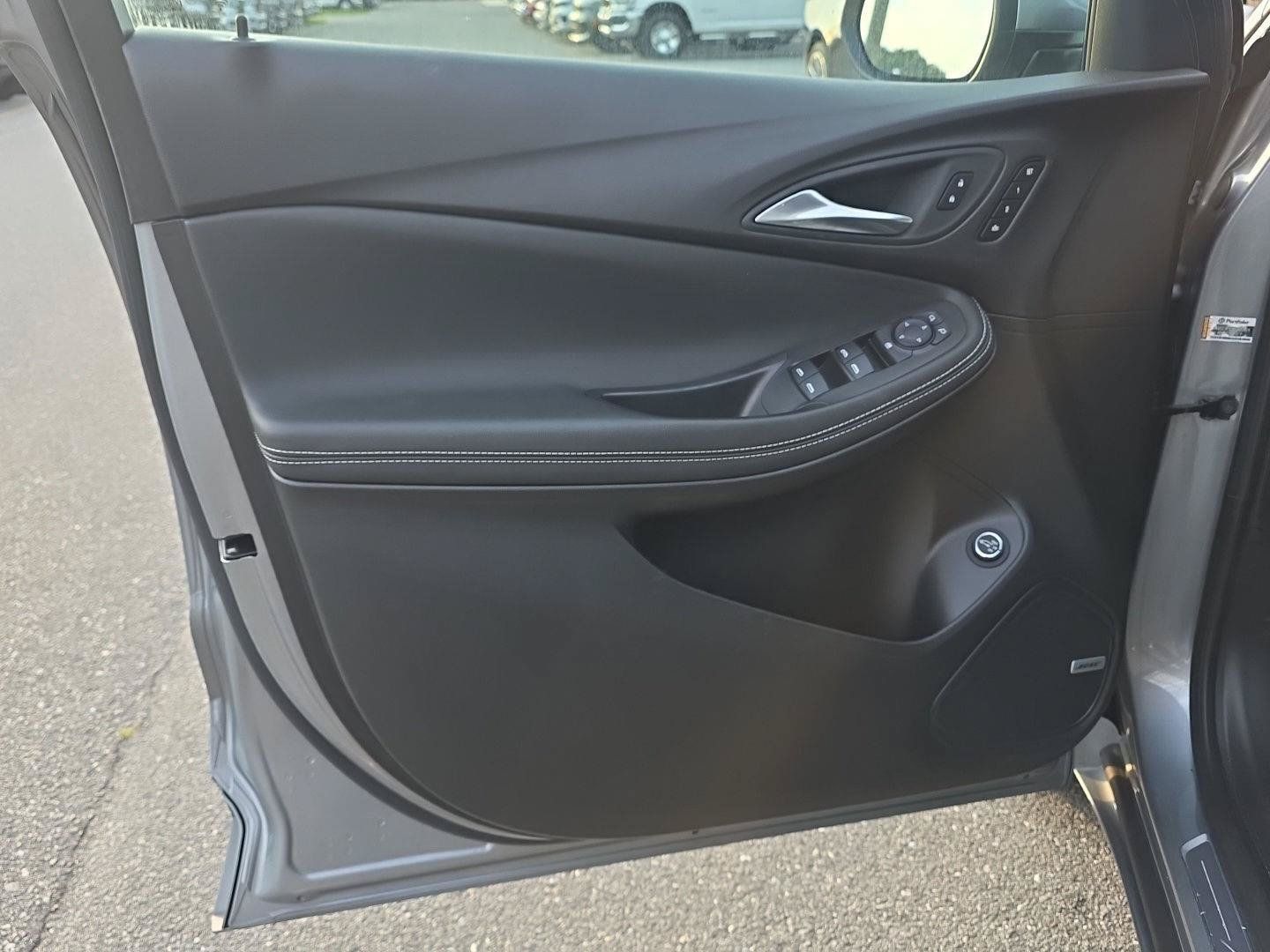 Used 2024 Buick Encore GX Avenir w/ Avenir Convenience Package FWD image 11