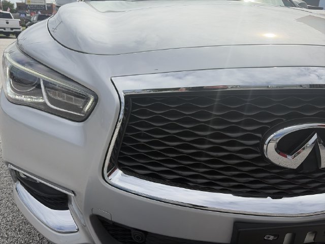 Used 2017 INFINITI QX60 FWD w/ Deluxe Technology Package image 3