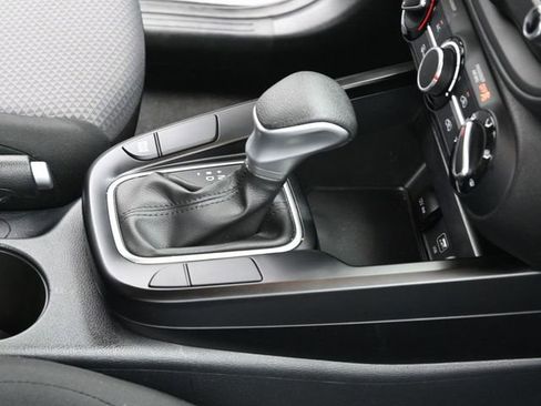 Used 2025 Kia Soul LX w/ LX Technology Package FWD image 38