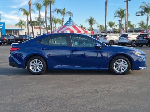 Used 2025 Toyota Camry LE image 4
