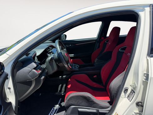 Used 2017 Honda Civic Type R image 10