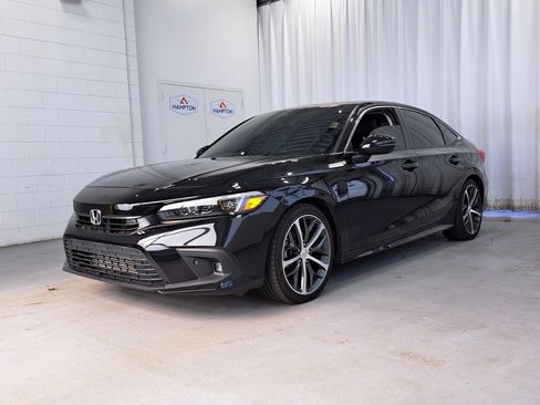 Used 2024 Honda Civic Touring image 2