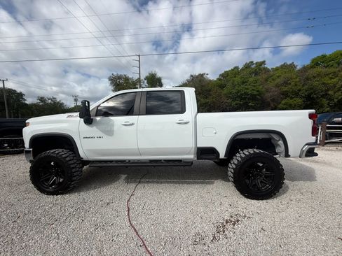 Used 2023 Chevrolet Silverado 2500 LT image 6