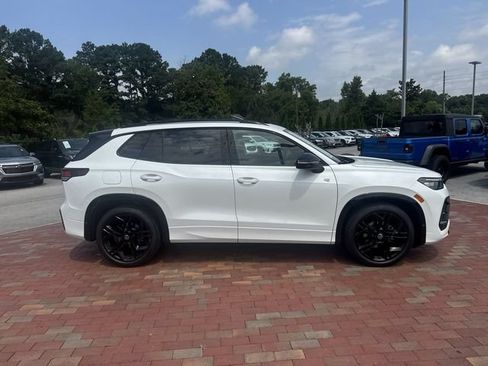 Used 2026 Volkswagen Tiguan SE R-Line FWD image 37