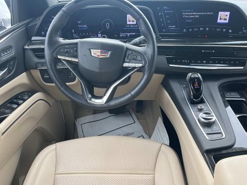 Certified 2023 Cadillac Escalade Premium Luxury AWD/4WD image 13
