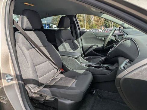Used 2025 Chevrolet Malibu LT FWD image 34