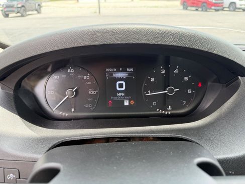 Used 2025 RAM ProMaster 2500 w/ Convenience Group FWD image 22